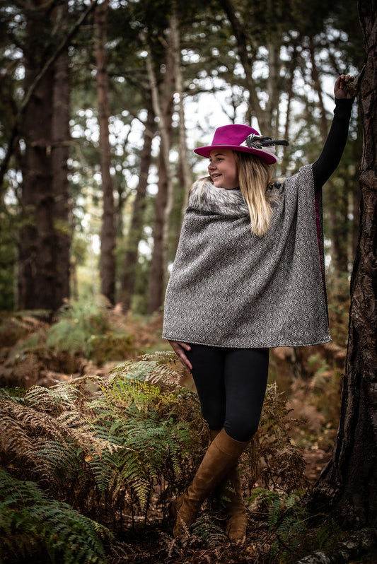 100% Wool Black and White Herringbone Poncho Faux Fur Collar One Size